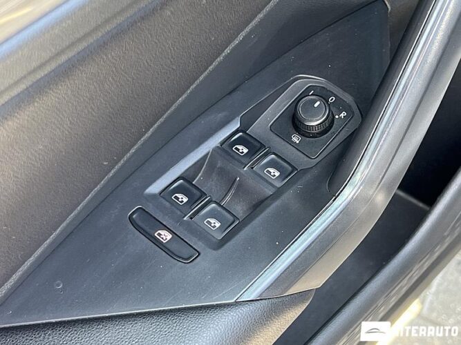 Volkswagen Jetta 50 interauto-car