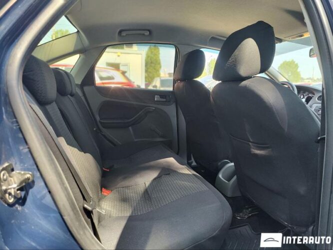 Ford Focus 34 interauto-car