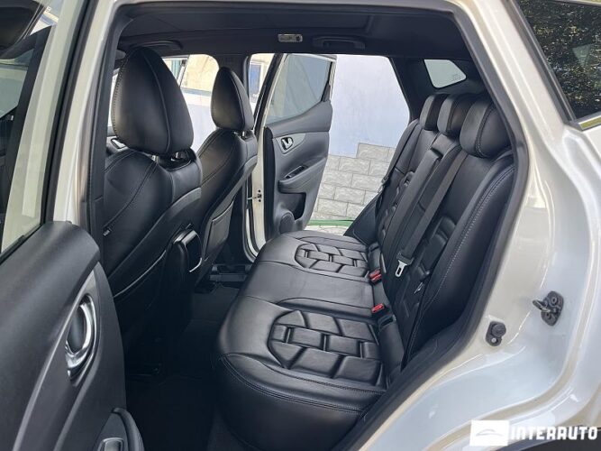 Nissan Qashqai 44 interauto-car