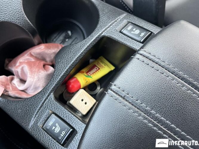 Nissan Qashqai 43 interauto-car