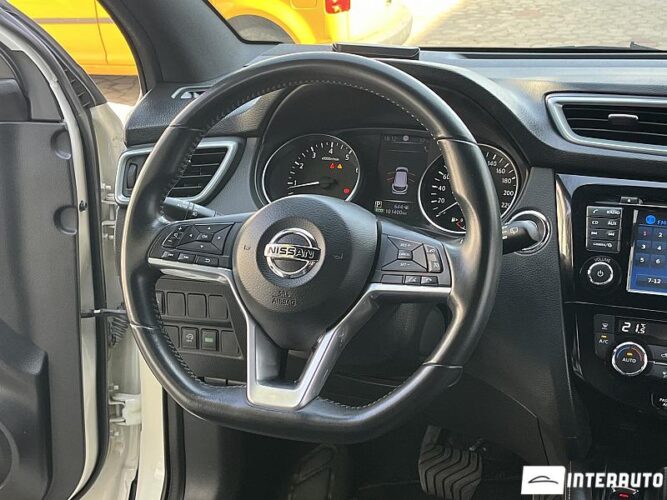 Nissan Qashqai 38 interauto-car