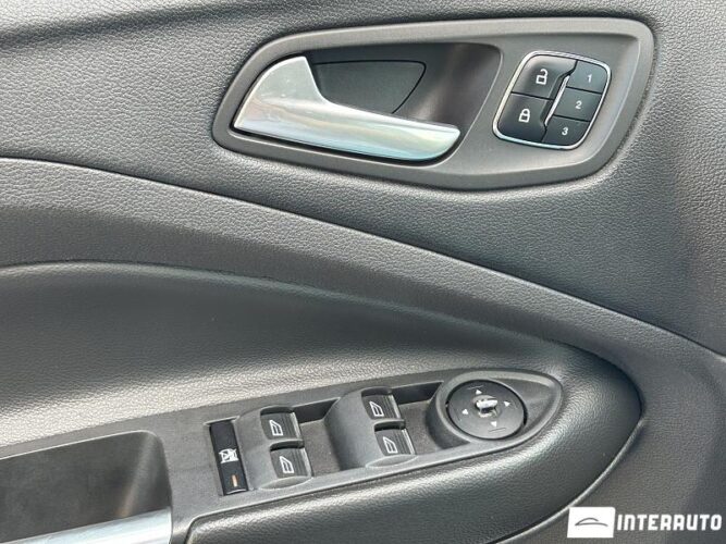 Ford Escape 40 interauto-car