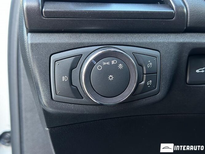 Ford Fusion 43 interauto-car