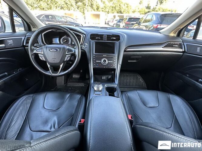 Ford Fusion 42 interauto-car
