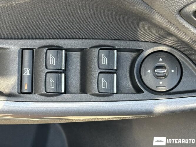 Ford Focus 46 interauto-car