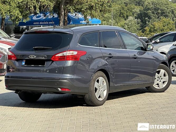 Ford Focus 32 interauto-car