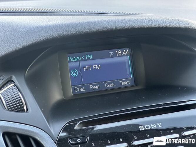 Ford Focus 38 interauto-car