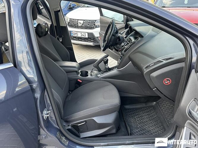 Ford Focus 44 interauto-car