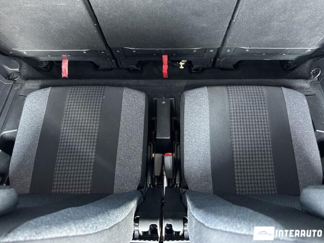 Peugeot 5008 47 interauto-car