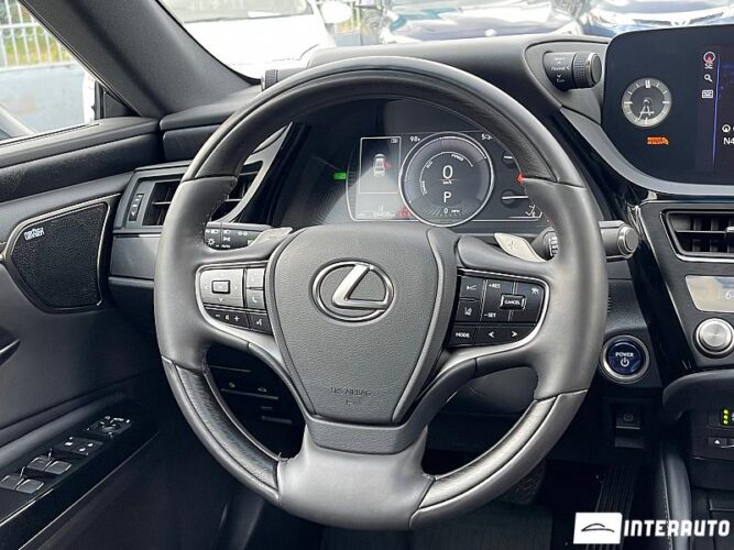 Lexus ES 300h 44 interauto-car