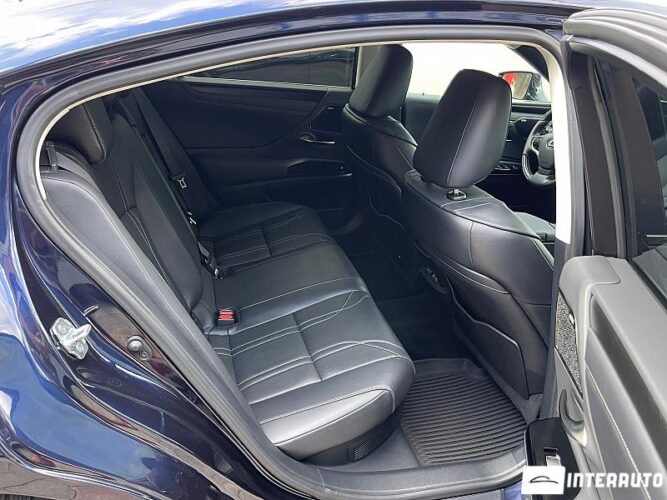 Lexus ES 300h 54 interauto-car