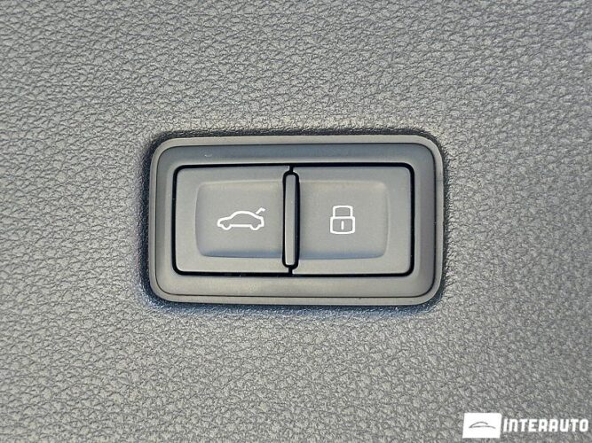 Audi Q8 62 interauto-car