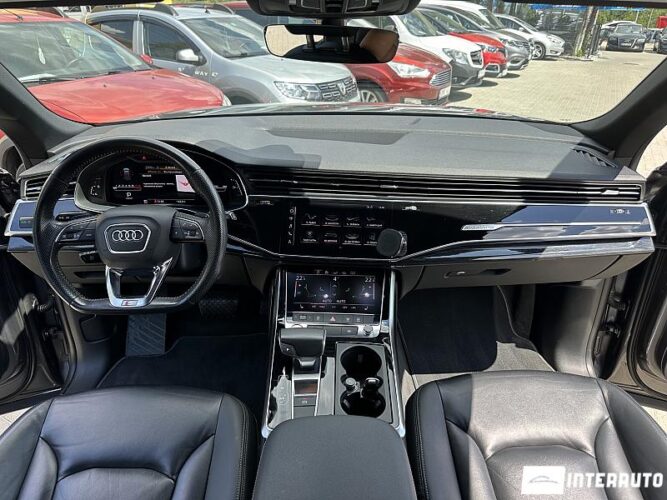 Audi Q8 43 interauto-car
