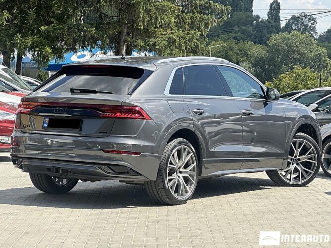 Audi Q8 40 interauto-car