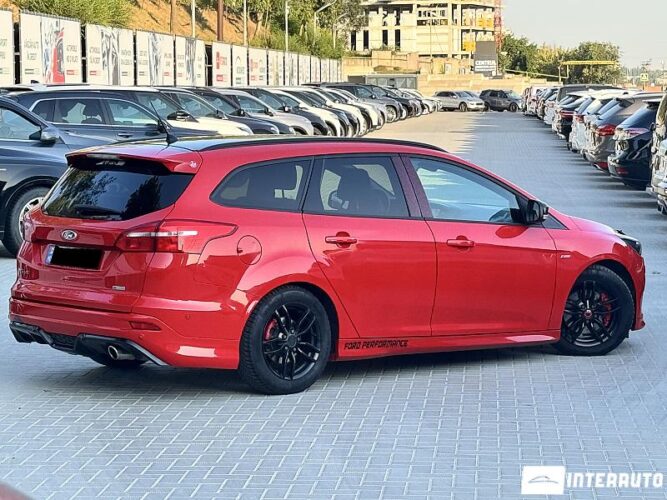 Ford Focus 33 interauto-car