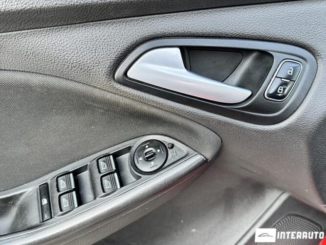 Ford Focus 47 interauto-car