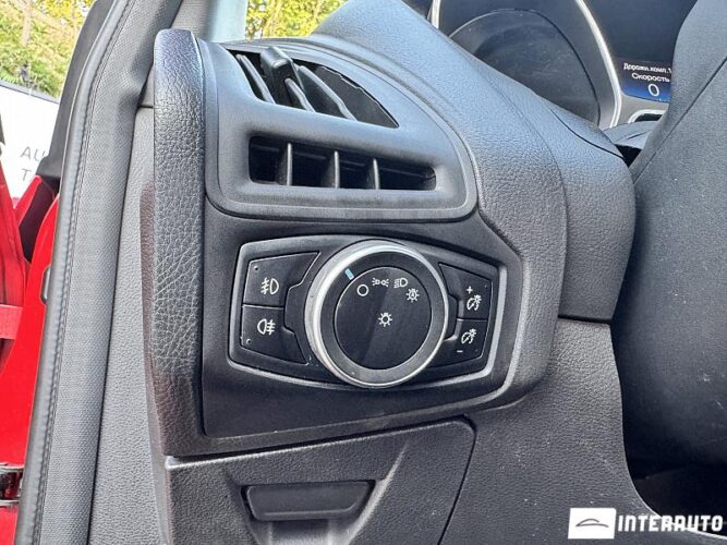 Ford Focus 48 interauto-car