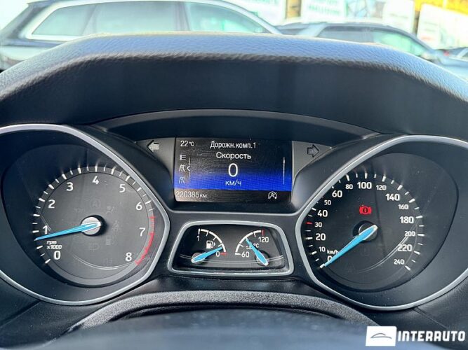 Ford Focus 38 interauto-car