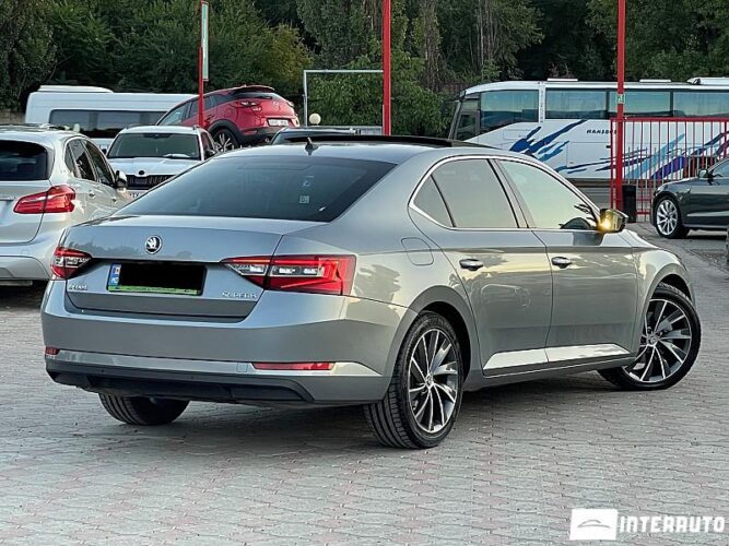 Skoda Superb 34 interauto-car