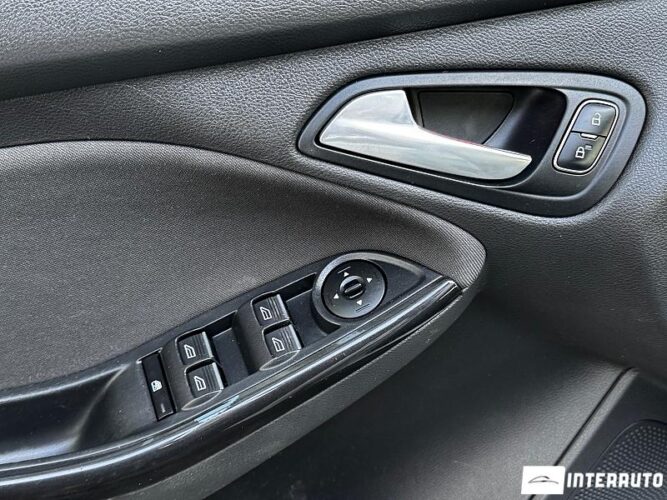 Ford Focus 47 interauto-car