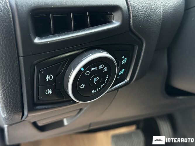 Ford Focus 46 interauto-car