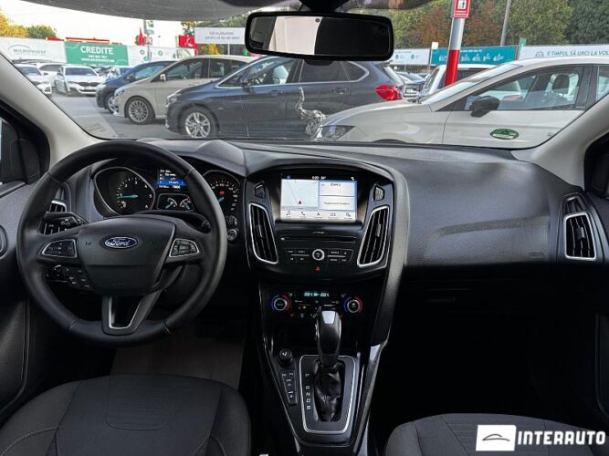 Ford Focus 37 interauto-car