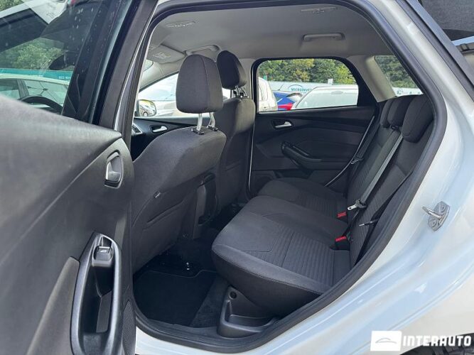 Ford Focus 36 interauto-car