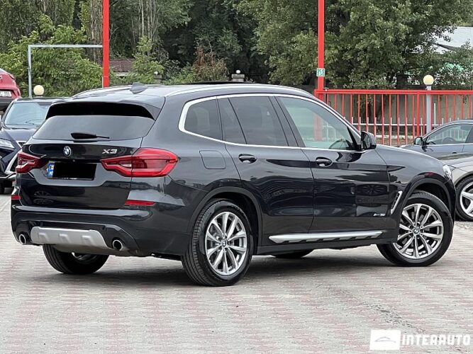 BMW X3 3.0i 33 interauto-car
