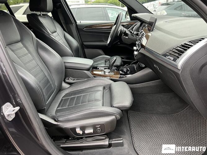BMW X3 3.0i 46 interauto-car