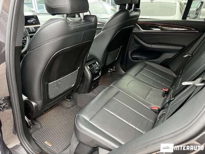 BMW X3 3.0i 47 interauto-car