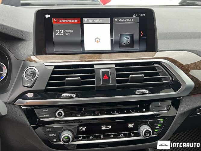 BMW X3 3.0i 45 interauto-car