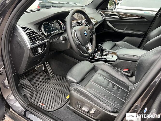BMW X3 3.0i 35 interauto-car