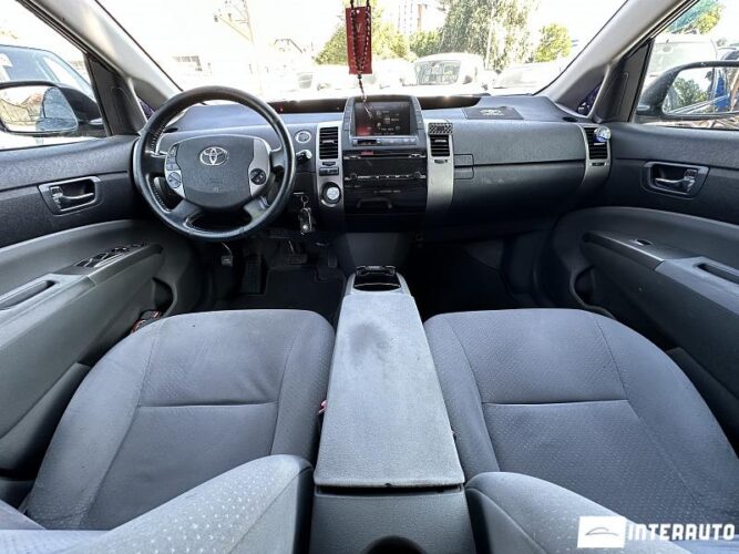 Toyota Prius 32 interauto-car