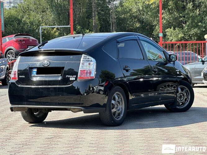 Toyota Prius 28 interauto-car