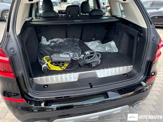 BMW X3 3.0e 51 interauto-car