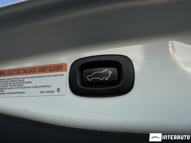 Mitsubishi Outlander 53 interauto-car