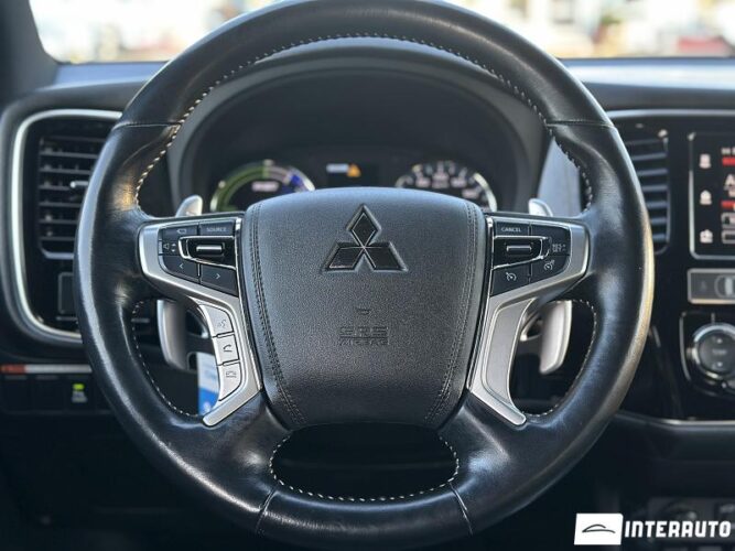 Mitsubishi Outlander 43 interauto-car