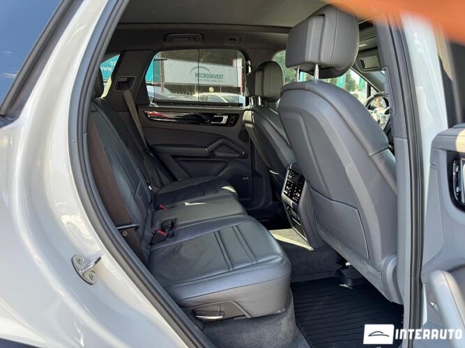 Porsche Cayenne 46 interauto-car