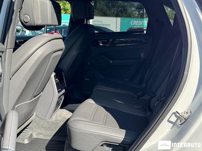 Porsche Cayenne 47 interauto-car