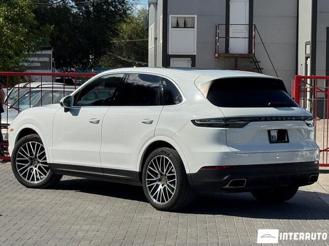 Porsche Cayenne 33 interauto-car