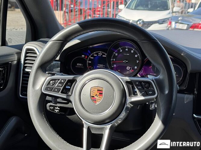 Porsche Cayenne 38 interauto-car