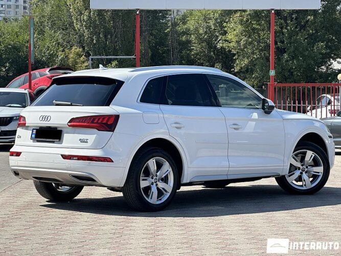 Audi Q5 35 interauto-car