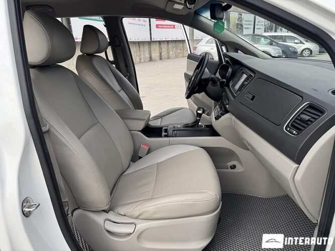 Kia Carnival 48 interauto-car
