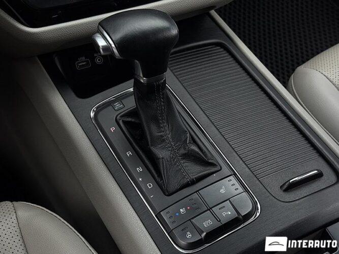 Kia Carnival 42 interauto-car