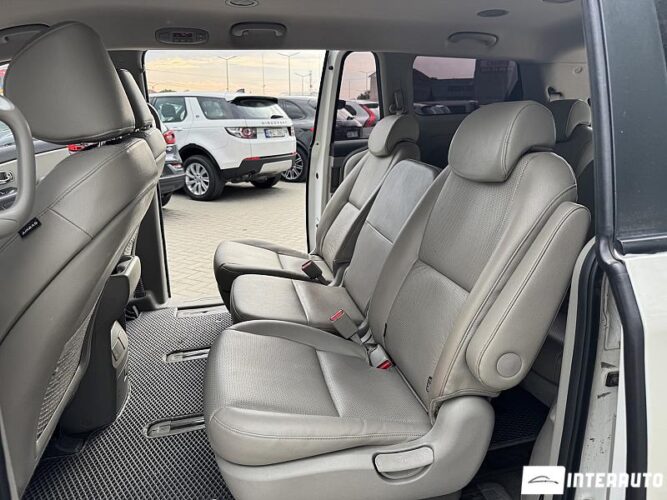 Kia Carnival 43 interauto-car