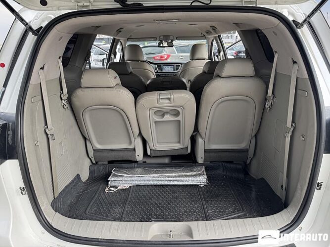 Kia Carnival 52 interauto-car