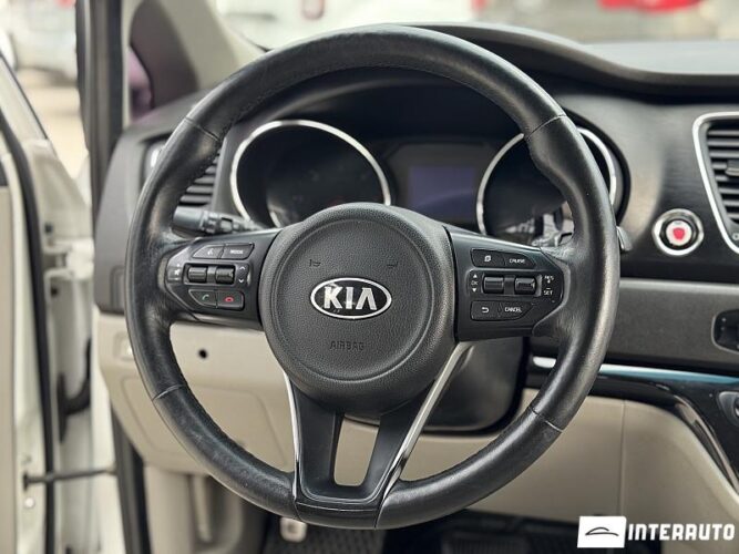 Kia Carnival 38 interauto-car