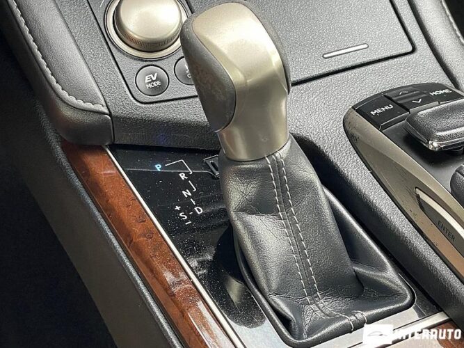 Lexus ES 300h 46 interauto-car