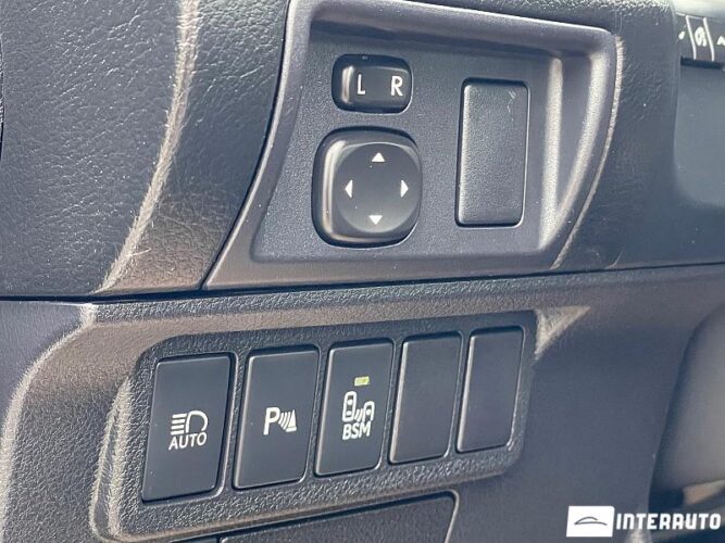 Lexus ES 300h 40 interauto-car