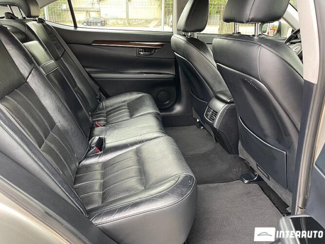 Lexus ES 300h 51 interauto-car